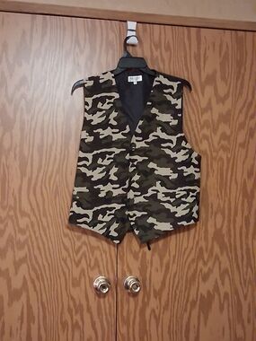 Camouflage Formal Vest By Vittorio Farina Size Large NOTE:NO TIE